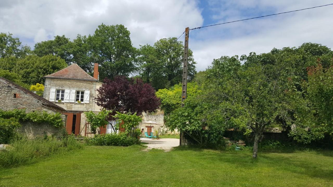 Gite De La Pivarderie Senille Exteriör bild